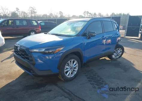 2026 Toyota Corolla Cross Le z USA, uszkodzony, nr VIN 7MUCAAAGXTV166402